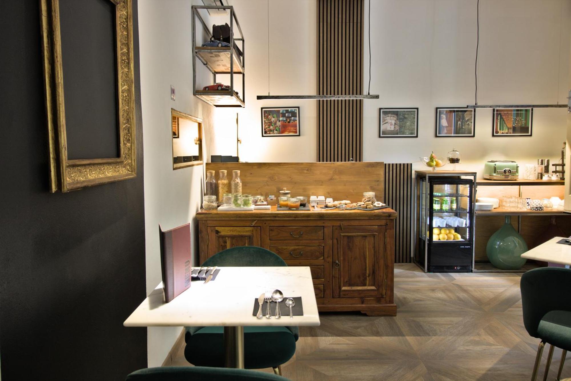 Porta Tosa Boutique — Photos 3